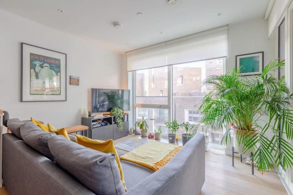 لندن Superb 1 Bedroom Apartment 3Mins From Tube Station المظهر الخارجي الصورة